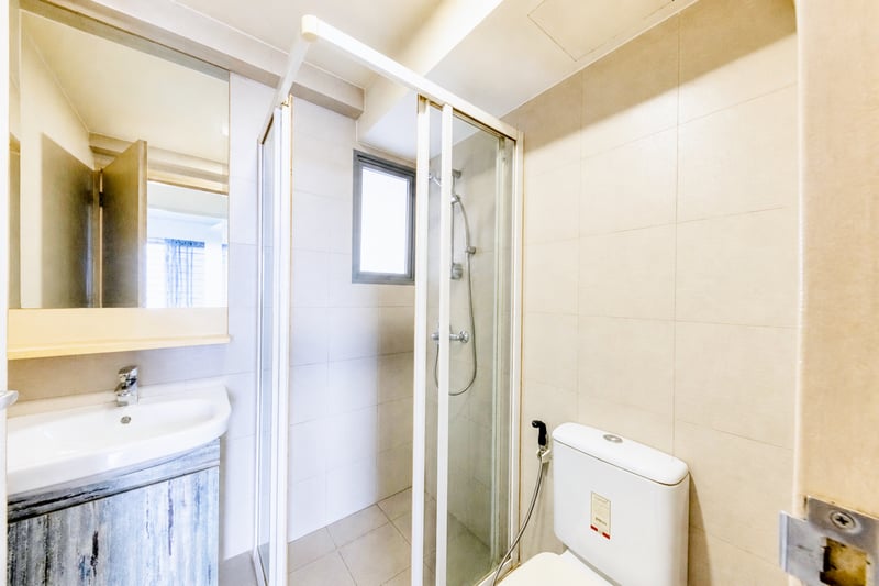 138A Yuan Ching Road – Bathroom 1