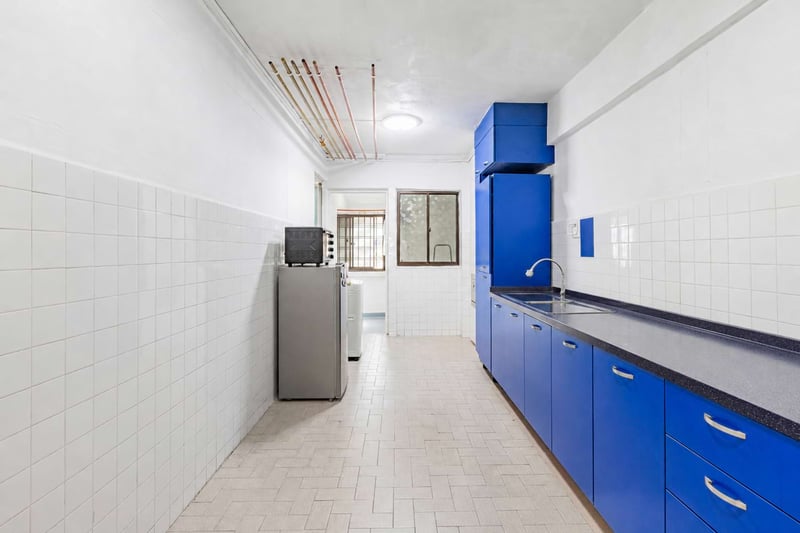435 Jurong West Street 42 – Kitchen 1