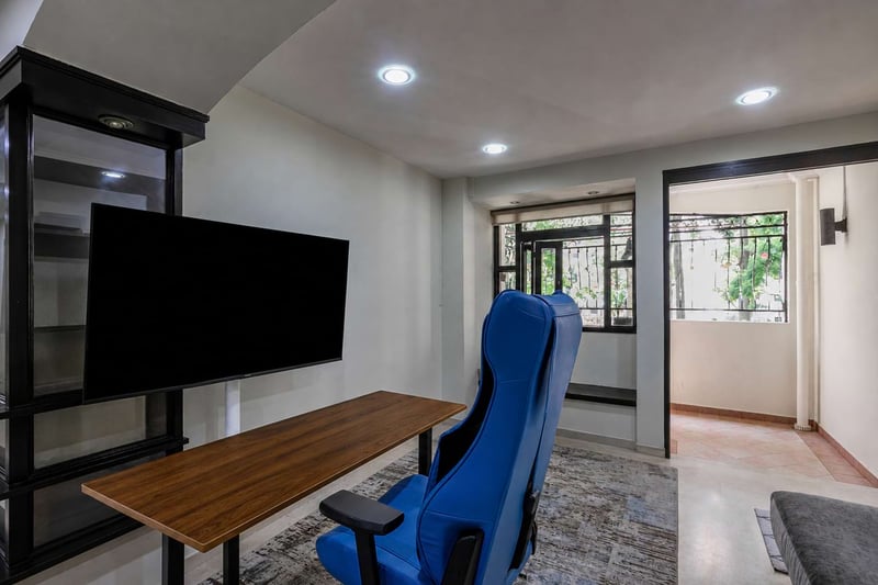 286B Toh Guan Road – Livingroom 2