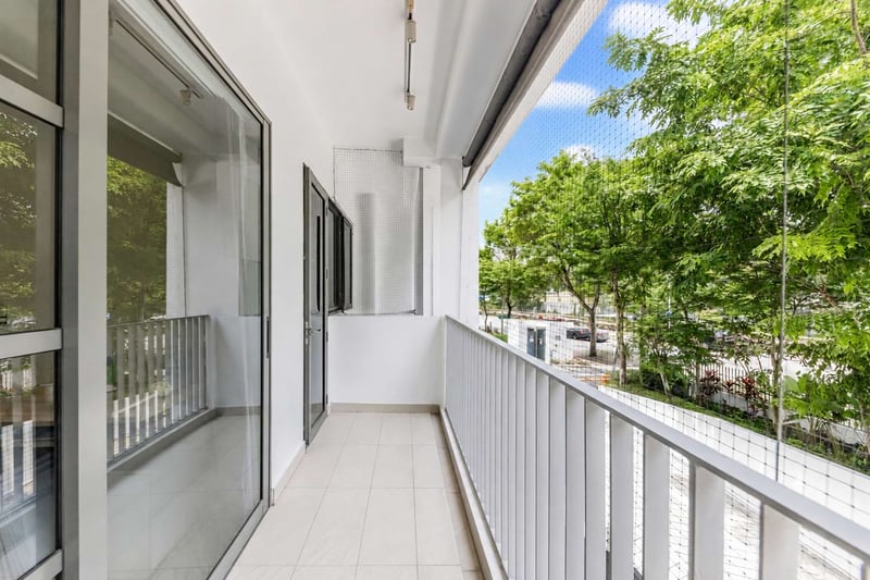 E Maison – Balcony 2