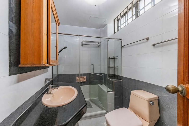 Lorong Kilat – Bathroom 3
