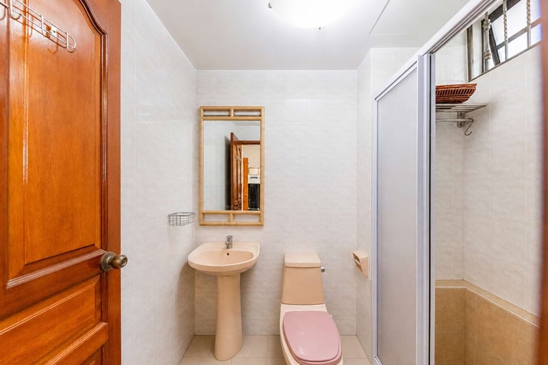 Lorong Kilat – Bathroom 2