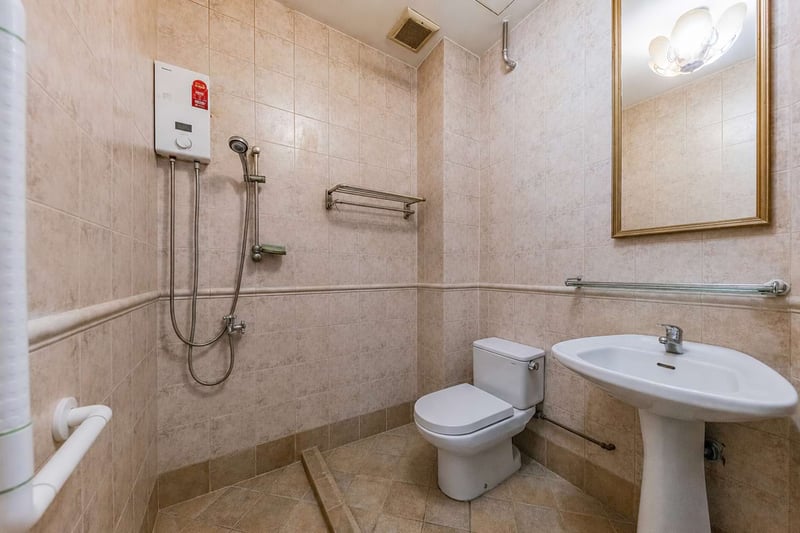 Lorong Kilat – Bathroom 1