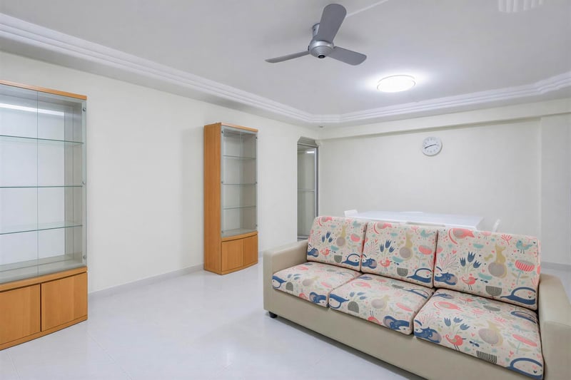 366 Corporation Drive – Living Room 4