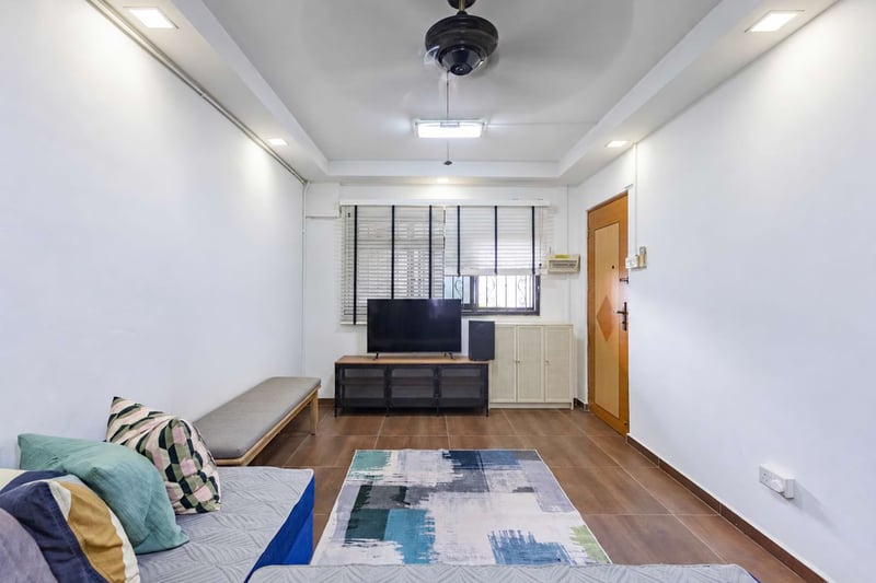 915 Jurong West Street 91 – Livingroom_1C
