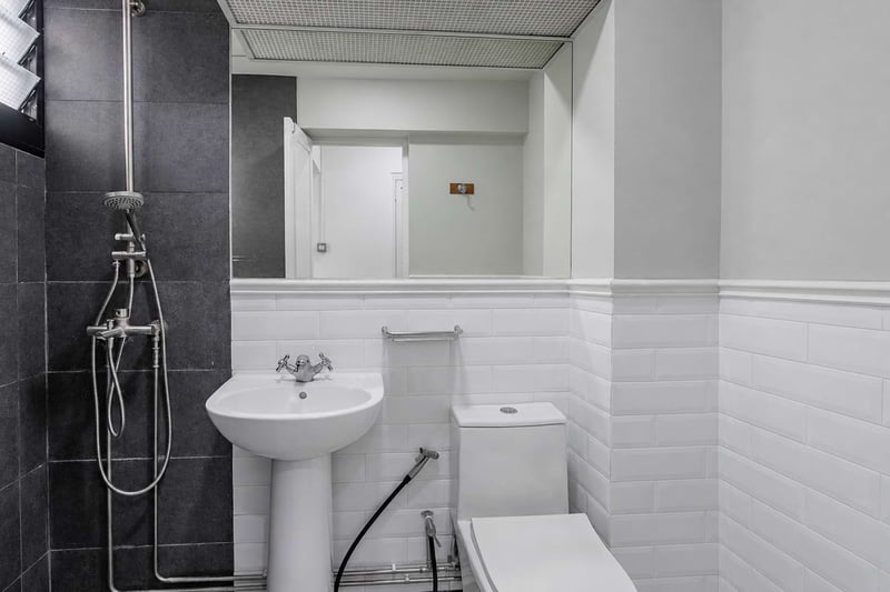 906 Jurong West Street 91 – Bathroom 2