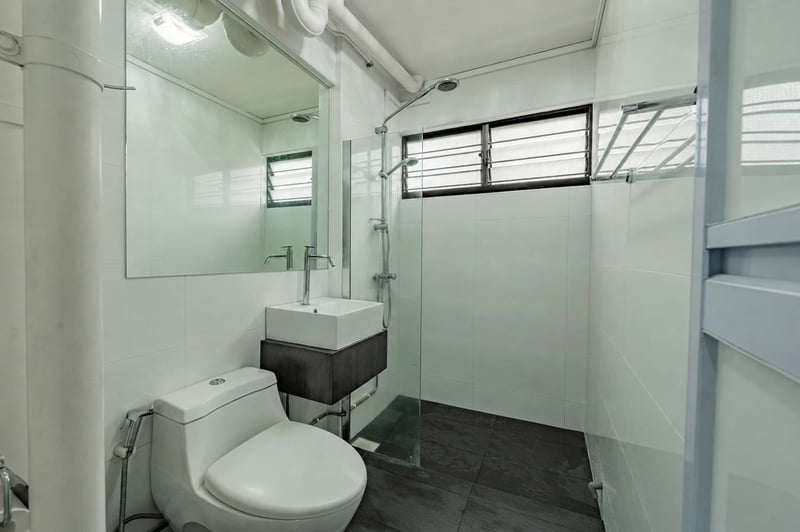 642 Ang Mo Kio Avenue 5 – Bathroom 1