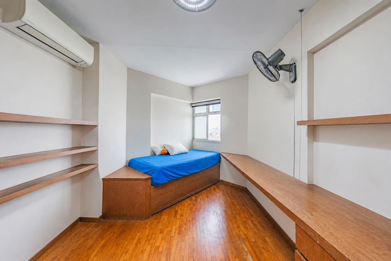 385 Bukit Batok West Avenue 5 – Bedroom 1