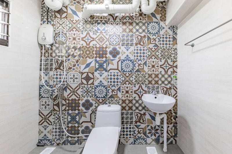 335 Sembawang Close – Bathroom 1