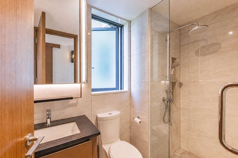 Normanton Park – Bathroom 2