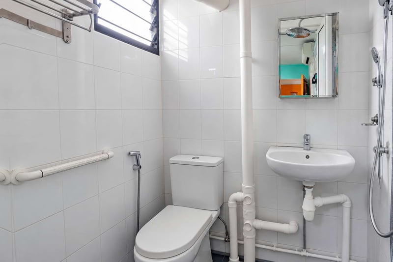 180 Bukit Batok West Avenue 8 – Master Bathroom_1A