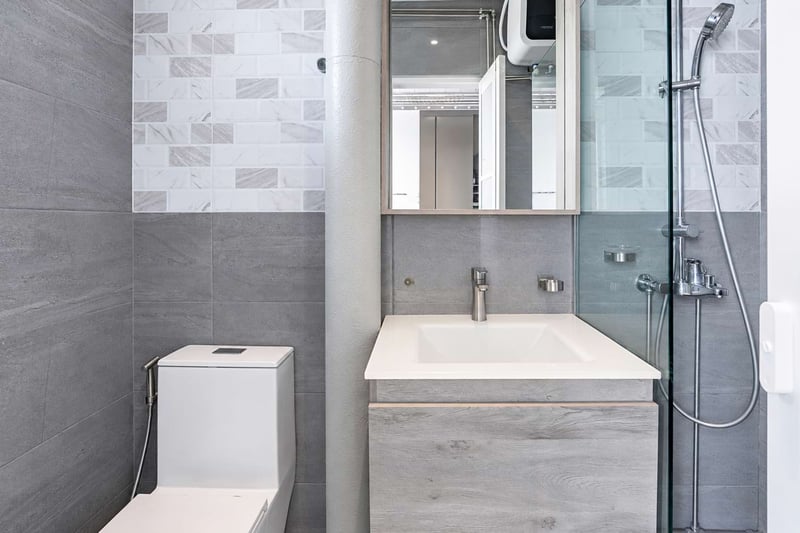977 Jurong West Street 93 – Bathroom 1