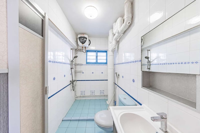 468A Admiralty Drive – Bathroom 1