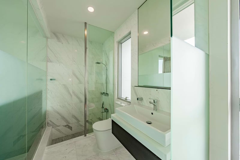 Jardin – Master Bathroom 1