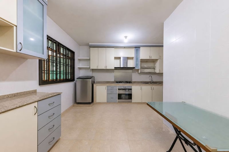 313A Anchorvale Road – Kitchen 1