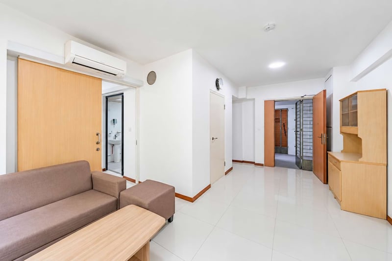 462D Yishun Avenue 6 – Living Room 3