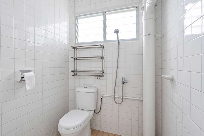 321 Bukit Batok Street 33 – Bathroom 1