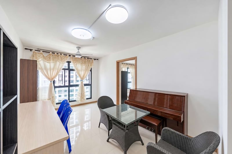 413C Northshore Drive – Living Room 1