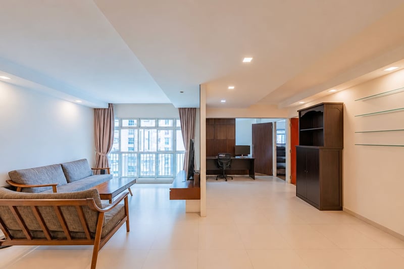 385 Bukit Batok West Avenue 5 – Living Room 1