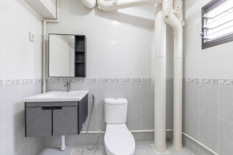 183 Yung Sheng Road – Bathroom 1