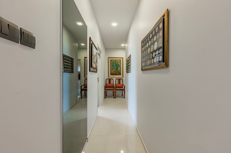 The Bayshore – Hallway_1A