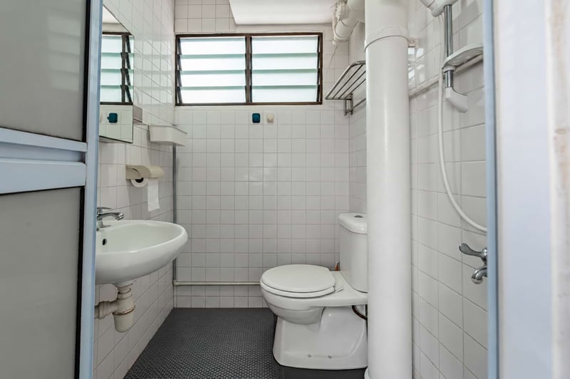 742 Yishun Avenue 5 – Bathroom 2