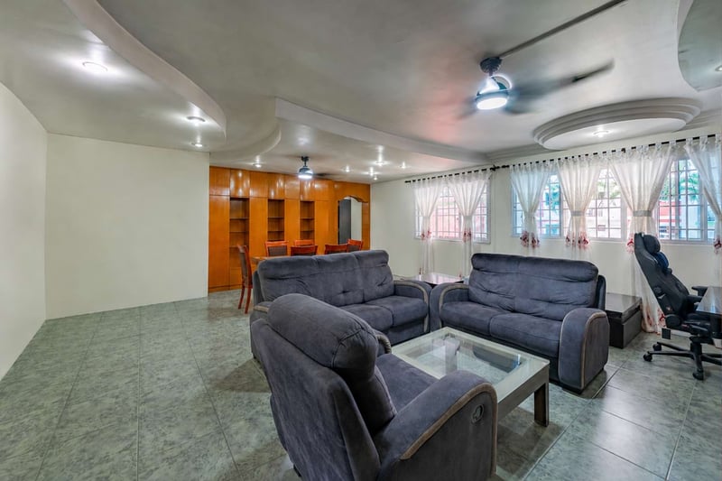 311 Canberra Road – Livingroom 2