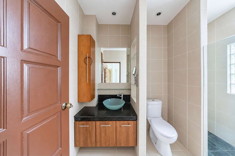 Jalan Kurnia – Master Bathroom_03- 2