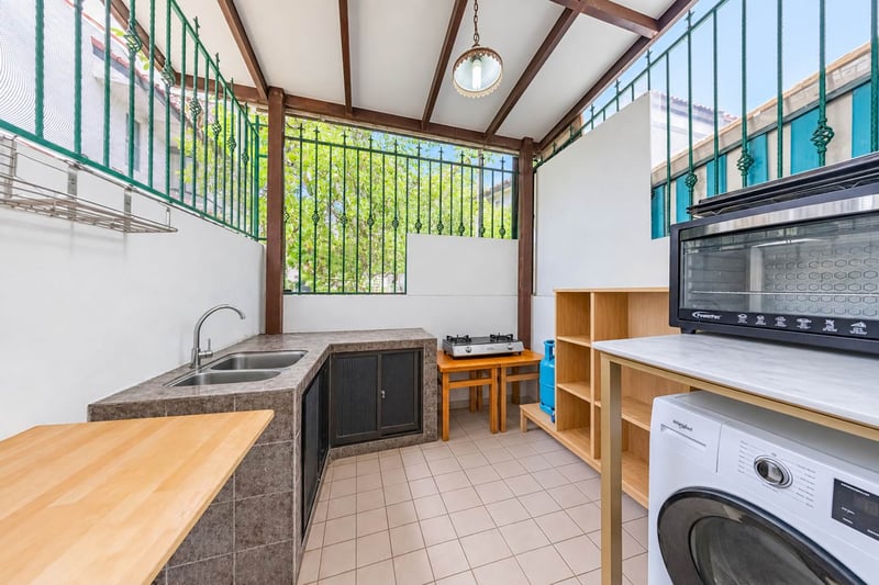 Jalan Kurnia – Kitchen 1