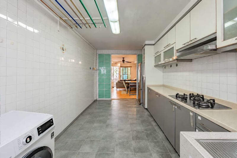 742 Yishun Avenue 5 – Kitchen 3