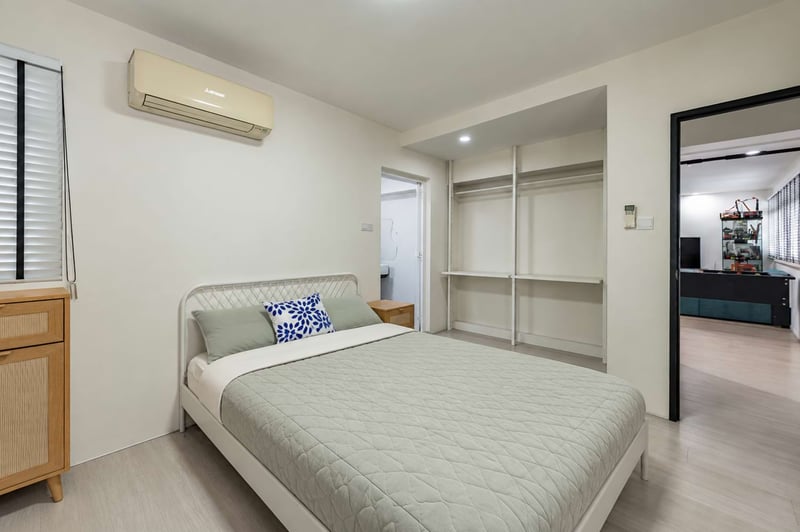 275A Jurong West Street 25 – Master Bedroom 2