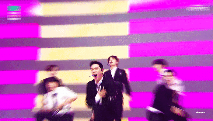 KqxsBQ.gif
