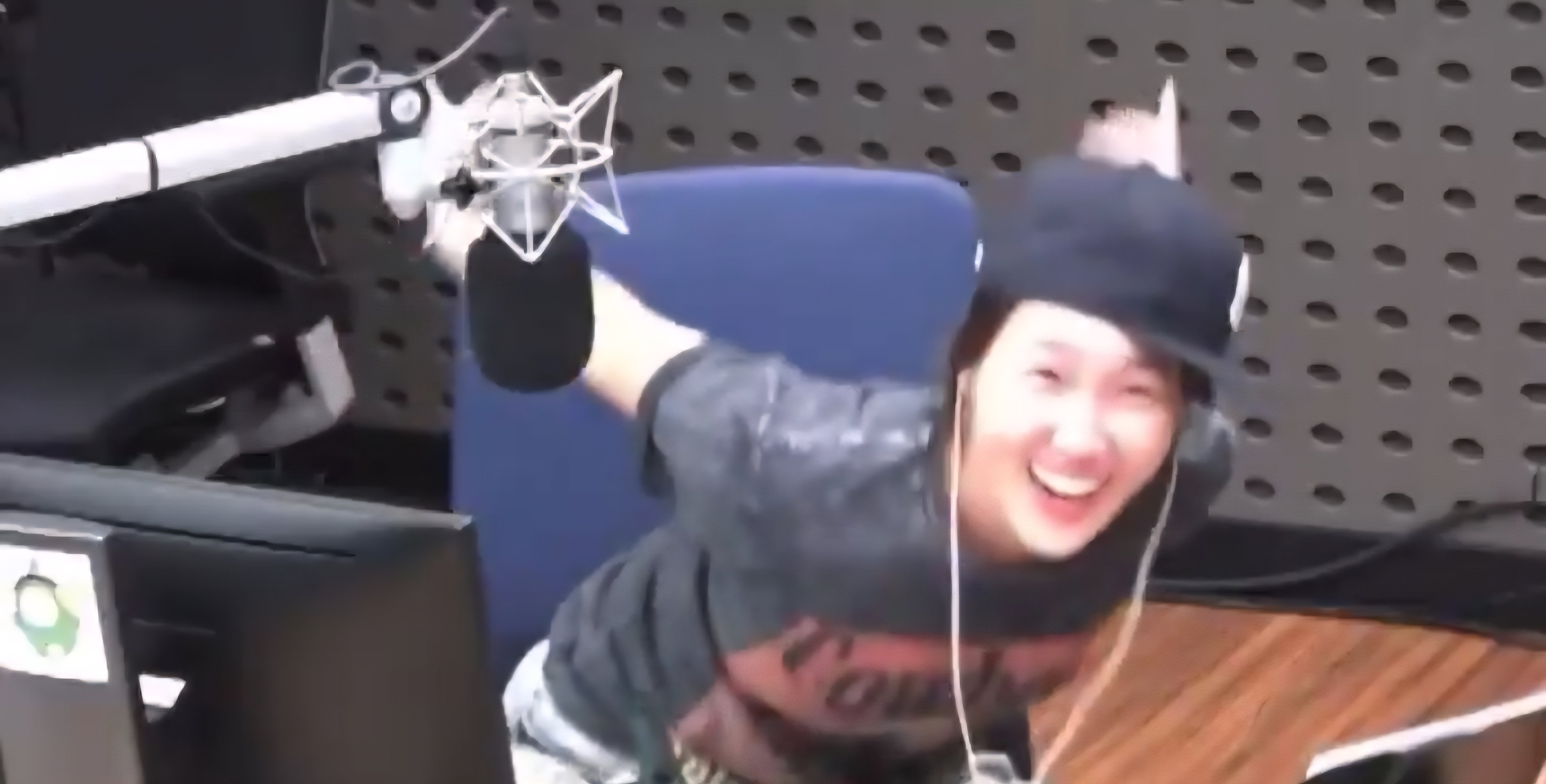 JiGhDW