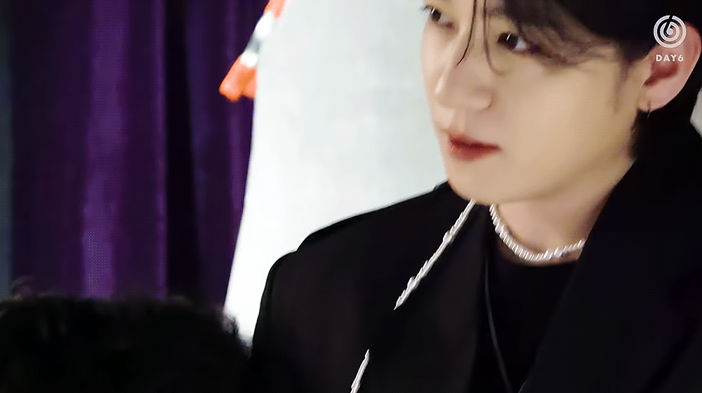 GUOfyN.gif