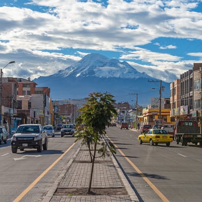 Ecuador_Chimborazo_Volcano_from_town