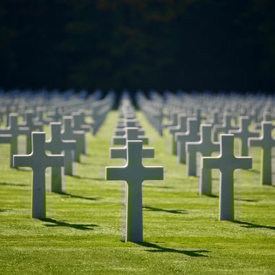 france_normandy-gravesite-crosses