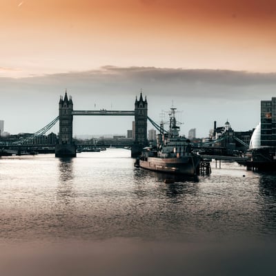uk-ireland_london_tower-bridge-from-thames-sunset