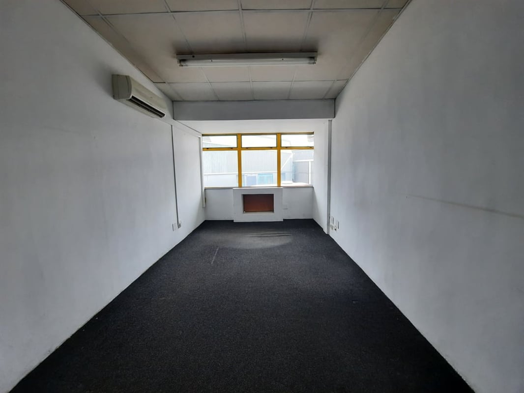 491m² Warehouse For Lease in Glen Anil