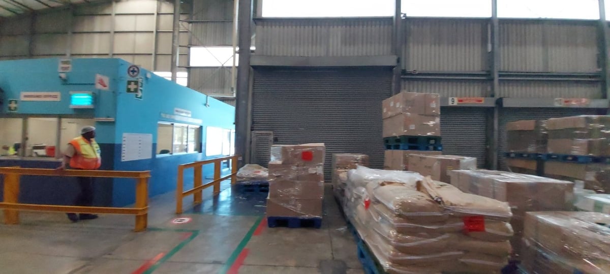 5000m² Warehouse For Lease in Riverhorse Valley
