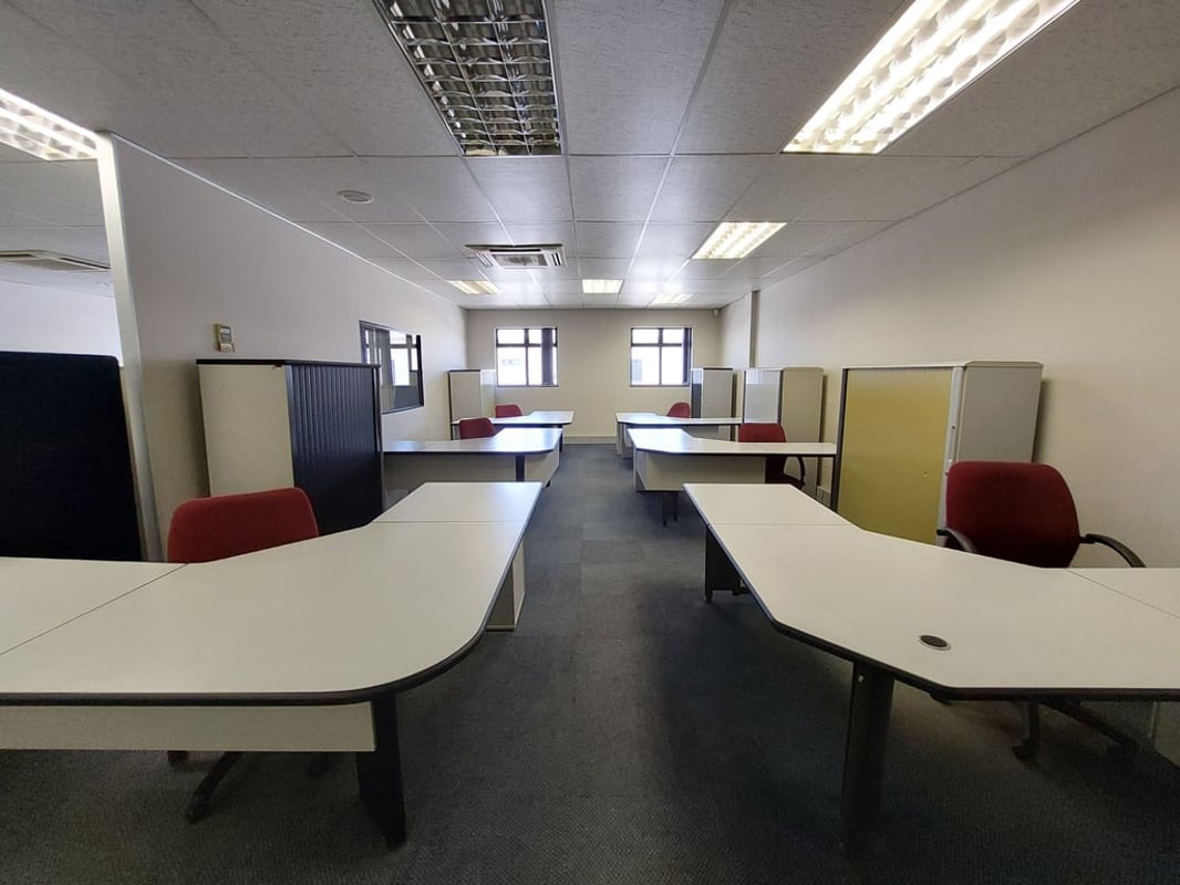 410m² Office For Lease in Riverhorse Valley