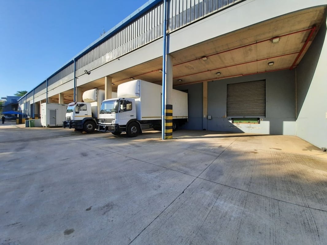10 000m² Warehouse For Sale in Riverhorse Valley 