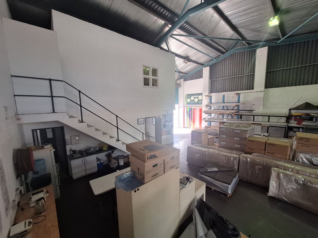 368m Warehouse For Lease In Westmead