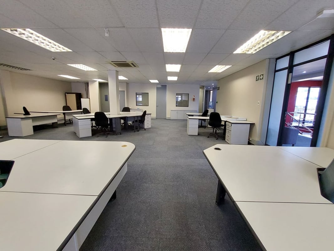 410m² Office For Lease in Riverhorse Valley