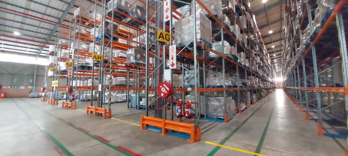 5000m² Warehouse For Lease in Riverhorse Valley