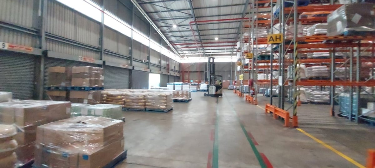 5000m² Warehouse For Lease in Riverhorse Valley