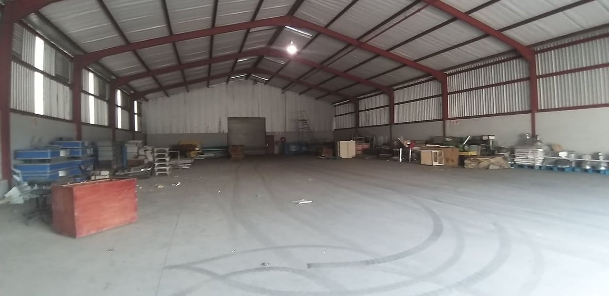 2832m Warehouse For Sale In Phoenix