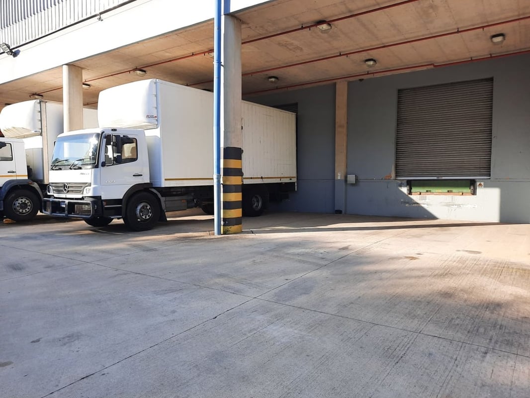10 000m² Warehouse For Sale in Riverhorse Valley 