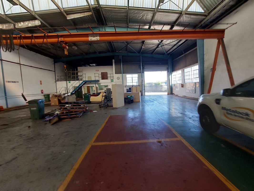 911m² Warehouse For Lease in Springfield