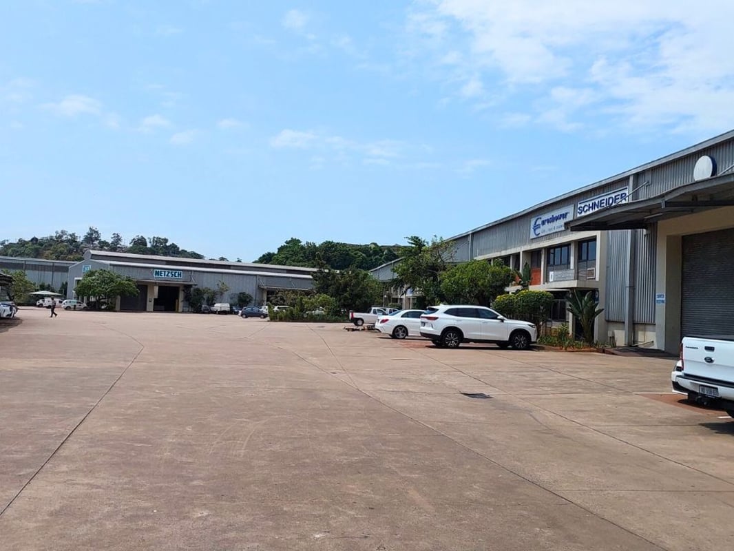 1008m² Warehouse For Sale in Riverhorse Valley