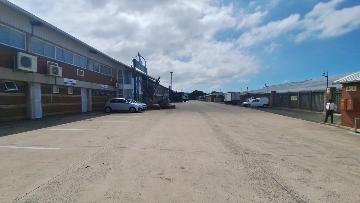 3301m² Warehouse To Let in New Germany